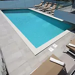 Apartament New With Swimming Pool Near The