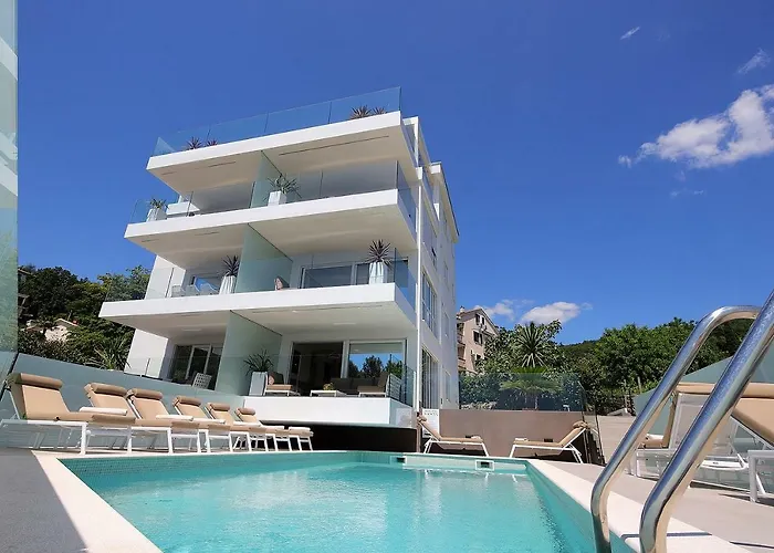 New With Swimming Pool Near The Apartman Ičići