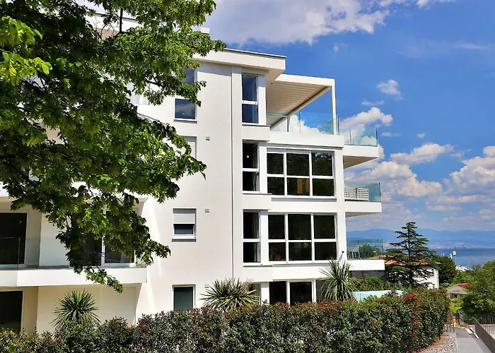 Apartman New With Swimming Pool Near The *