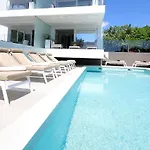 New With Swimming Pool Near The Appartement