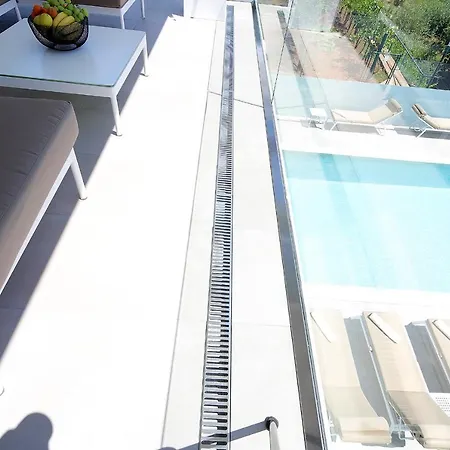 New With Swimming Pool Near The Apartman