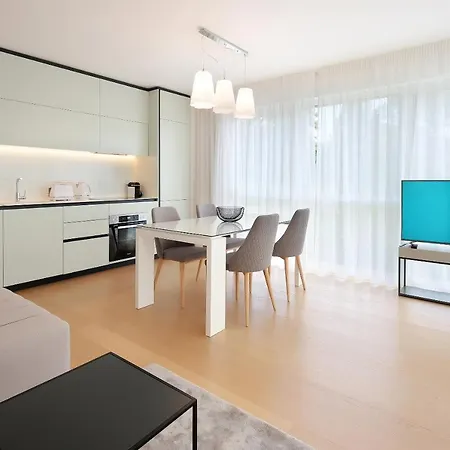 Apartman New With Swimming Pool Near The