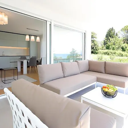Apartman New With Swimming Pool Near The Ičići