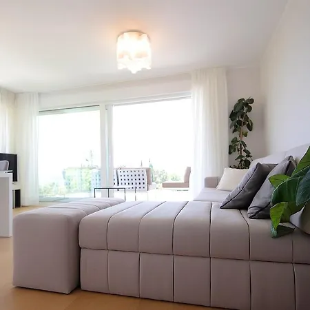 New With Swimming Pool Near The Apartman