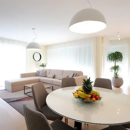 New With Swimming Pool Near The Apartman