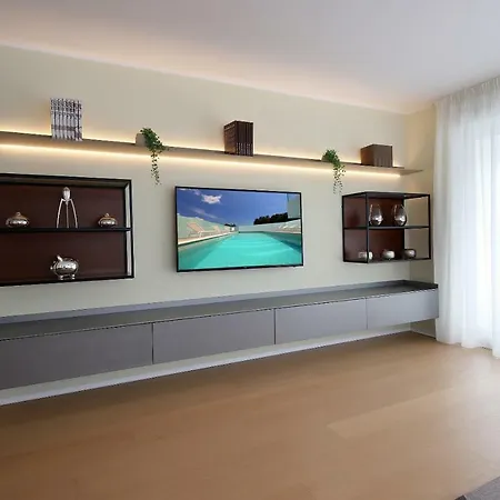 New With Swimming Pool Near The Appartement Ičići