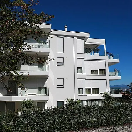 New With Swimming Pool Near The Appartement