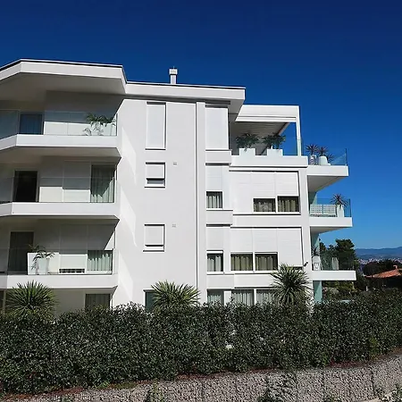 New With Swimming Pool Near The Appartement Ičići