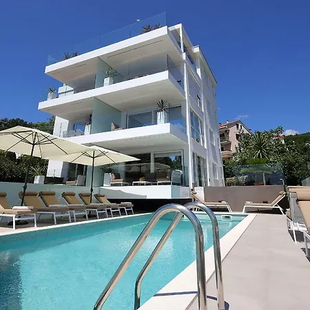 New With Swimming Pool Near The Lejlighed