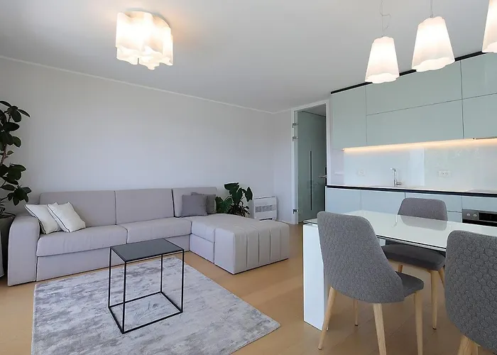 Appartamento New With Swimming Pool Near The